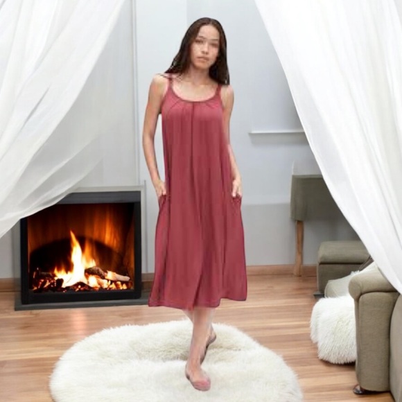 GAP Scoopneck Pleated Midi Dress - Picture 1 of 7